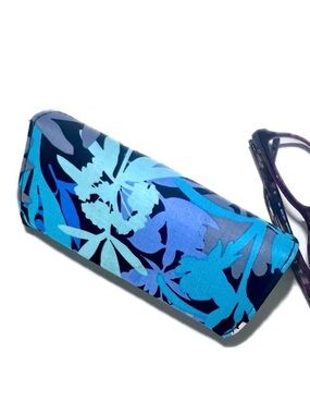 VERA BRADLEY Eyeglass Case Tropical Pattern in Blues NWOT Structured Flip Top